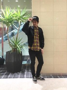 「長袖シャツ」｜「アイテム（スカジャン）」を使った、K.ODAさん（メンズ・182cm）の冬コーディネート