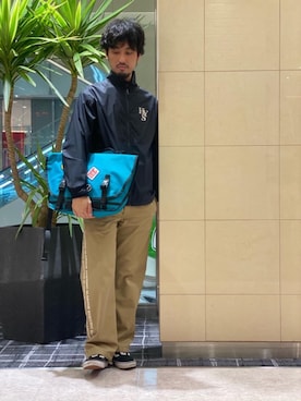 「アイテム（メッセンジャーバッグ、ブルー系）」を使った、K.ODAさん（メンズ・182cm）の春コーディネート