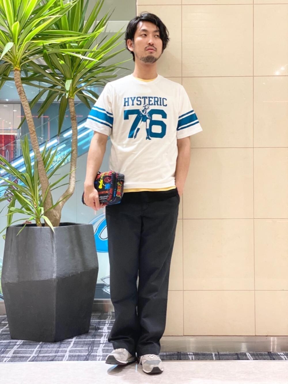 「Tシャツ、Hysteric Glamour、夏コーデ、ラフコーデ、カジュアルコーデ、ヒステリックグラマー、アメカジコーデ」｜「HYSTERIC GLAMOURのRIP-STOP 2WAYポーチ（ポーチ、その他）」を使った、K.ODAさん（メンズ・182cm）の夏コーディネートの1枚目の写真