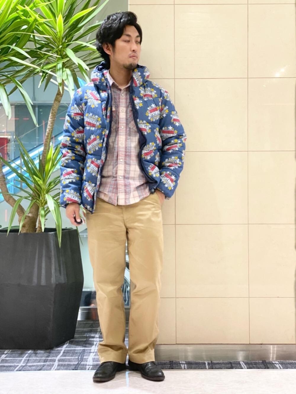 「Hysteric Glamour、シンプルコーデ、ヒステリックグラマー、ストリートコーデ、アメカジコーデ、ロックコーデ」｜「HYSTERIC GLAMOURのSKULL刺繍 ウエスタンシャツ（シャツ/ブラウス、ピンク系）」を使った、K.ODAさん（メンズ・182cm）の秋コーディネートの1枚目の写真