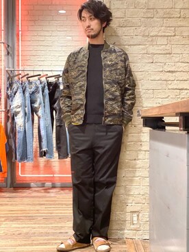 「ロックコーデ」｜「アイテム（ミリタリージャケット）」を使った、K.ODAさん（メンズ・182cm）の春コーディネート