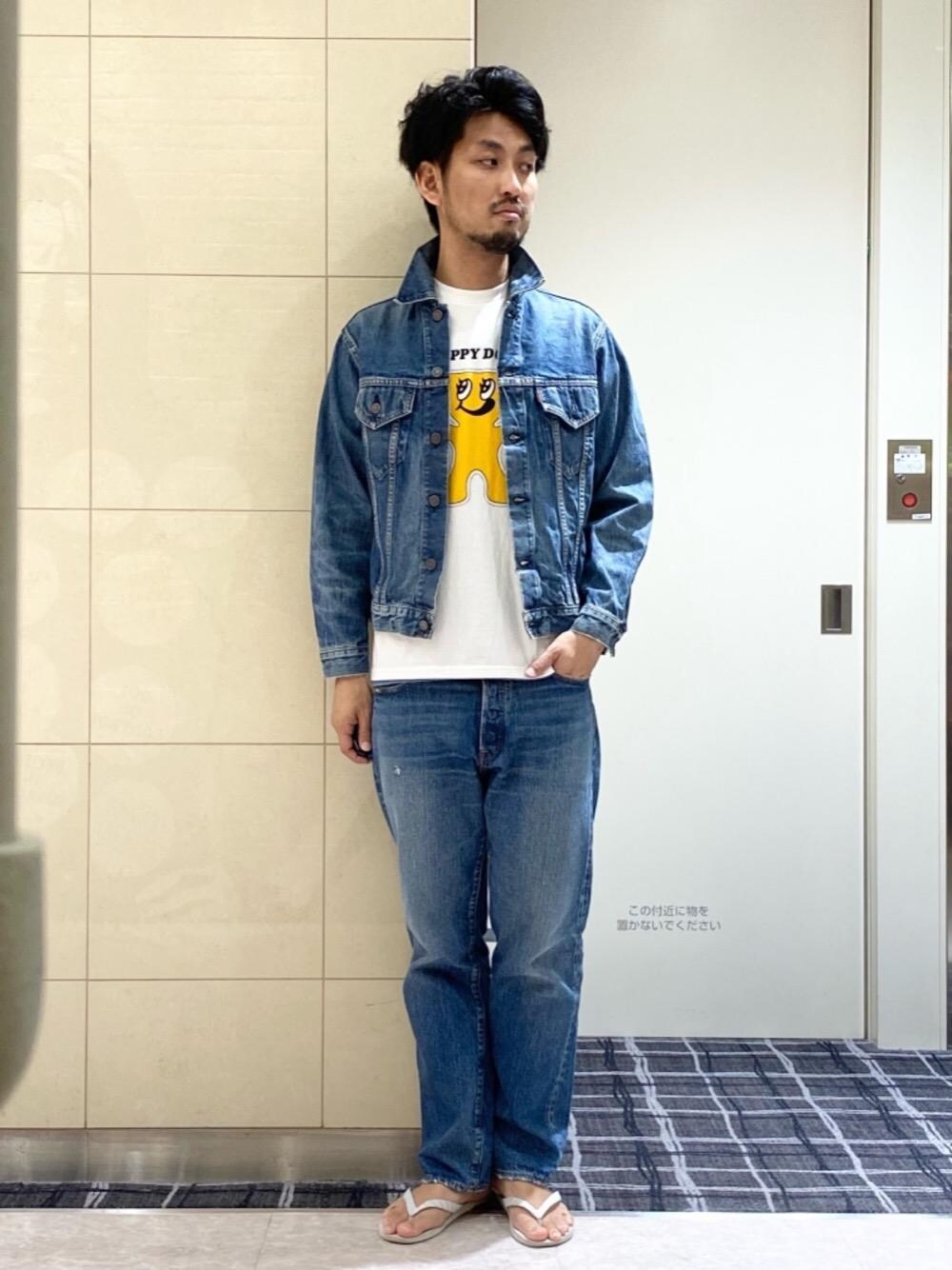 「シンプルコーデ、ヒステリックグラマー、ストリートコーデ、アメカジコーデ、ロックコーデ、でにむ、春こーで、hysteric glamour、夏コーデ」｜「HYSTERIC GLAMOURのデニムジャケット（デニムジャケット、ブルー系）」を使った、K.ODAさん（メンズ・182cm）の夏コーディネートの1枚目の写真