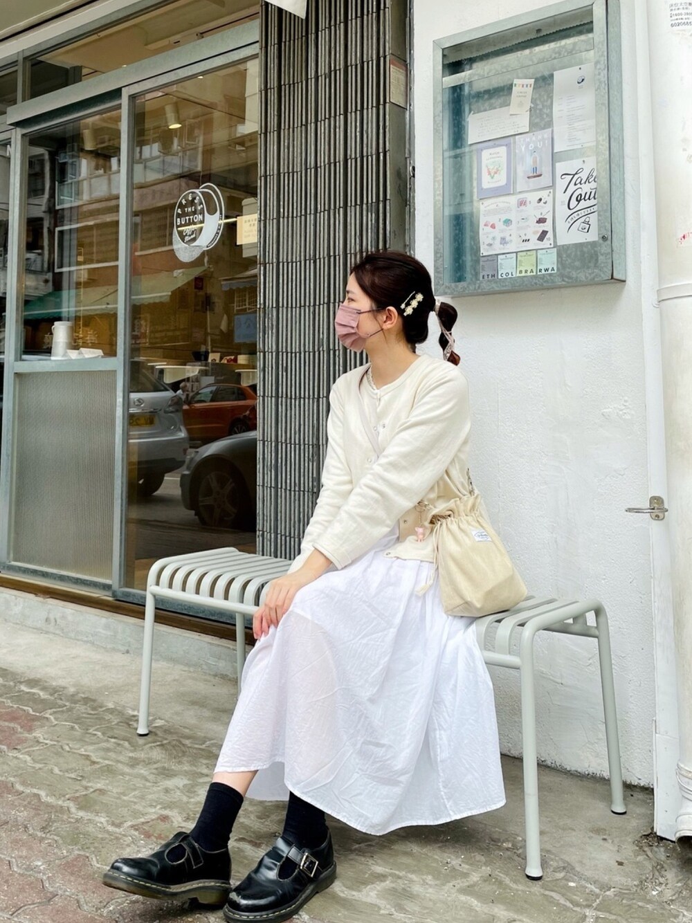 「Dr. MartensのDr.Martens R14852001 POLLEY BL（ドレスシューズ、ブラック系）」を使った、cherry. さん（レディース・158cm）の春コーディネートの1枚目の写真