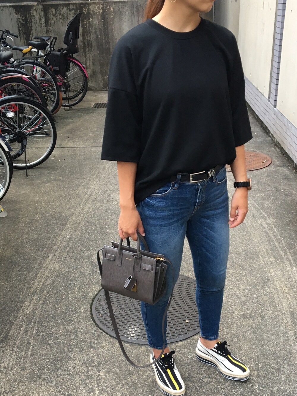 「オトナカジュアル、シンプルコーデ、カジュアル、プチプラ、デニム、ZARA、ラフ」｜「ZARAのアイテム（Tシャツ/カットソー、ブラック系）」を使った、sa.sa.no.さん（レディース・160cm）の秋コーディネートの1枚目の写真