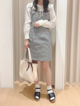 「MAJESTIC LEGON（マジェスティックレゴン）のアイテム（ジャンパースカート）」を使った、natsuさん（レディース・162cm）の春コーディネート
