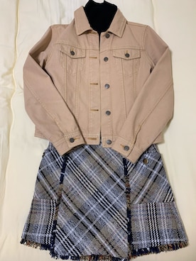 BURBERRYのデニムジャケットを使った人気ファッション