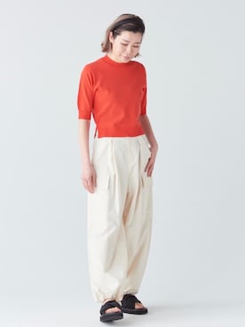 「アイテム（カーゴパンツ、ホワイト系）」を使った、LANVIN en Bleu STAFFさん（レディース・170cm）の春コーディネート