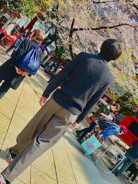 「花見」｜「アイテム（スラックス）」を使った、ナさん（メンズ・183cm）の春コーディネート