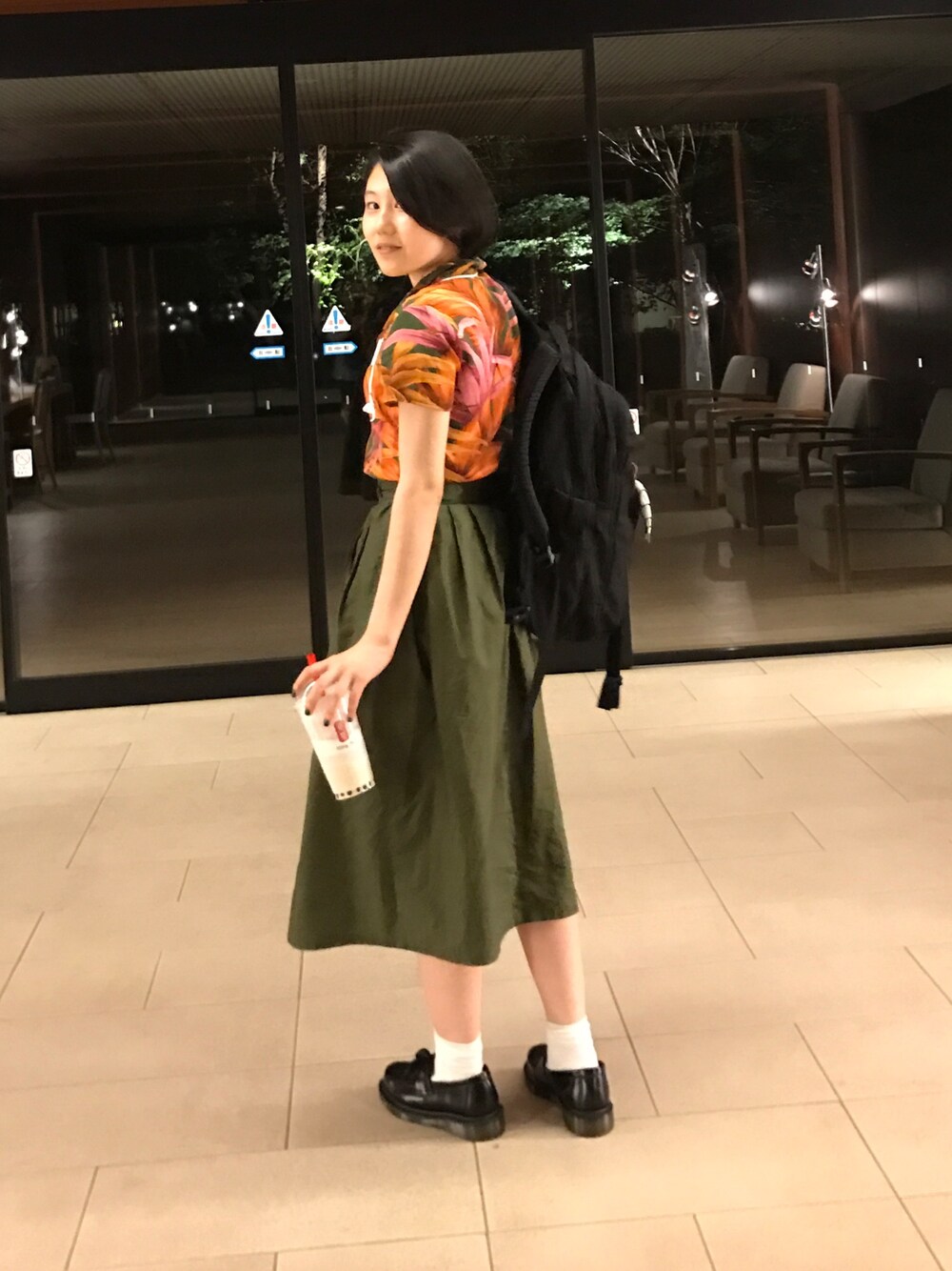 「Dr. MartensのDr.Martens （ドクターマーチン） / タッセルローファー ADRIAN 14573001（ローファー、ブラック系）」を使った、kuniaさん（レディース・161cm）の夏コーディネートの1枚目の写真