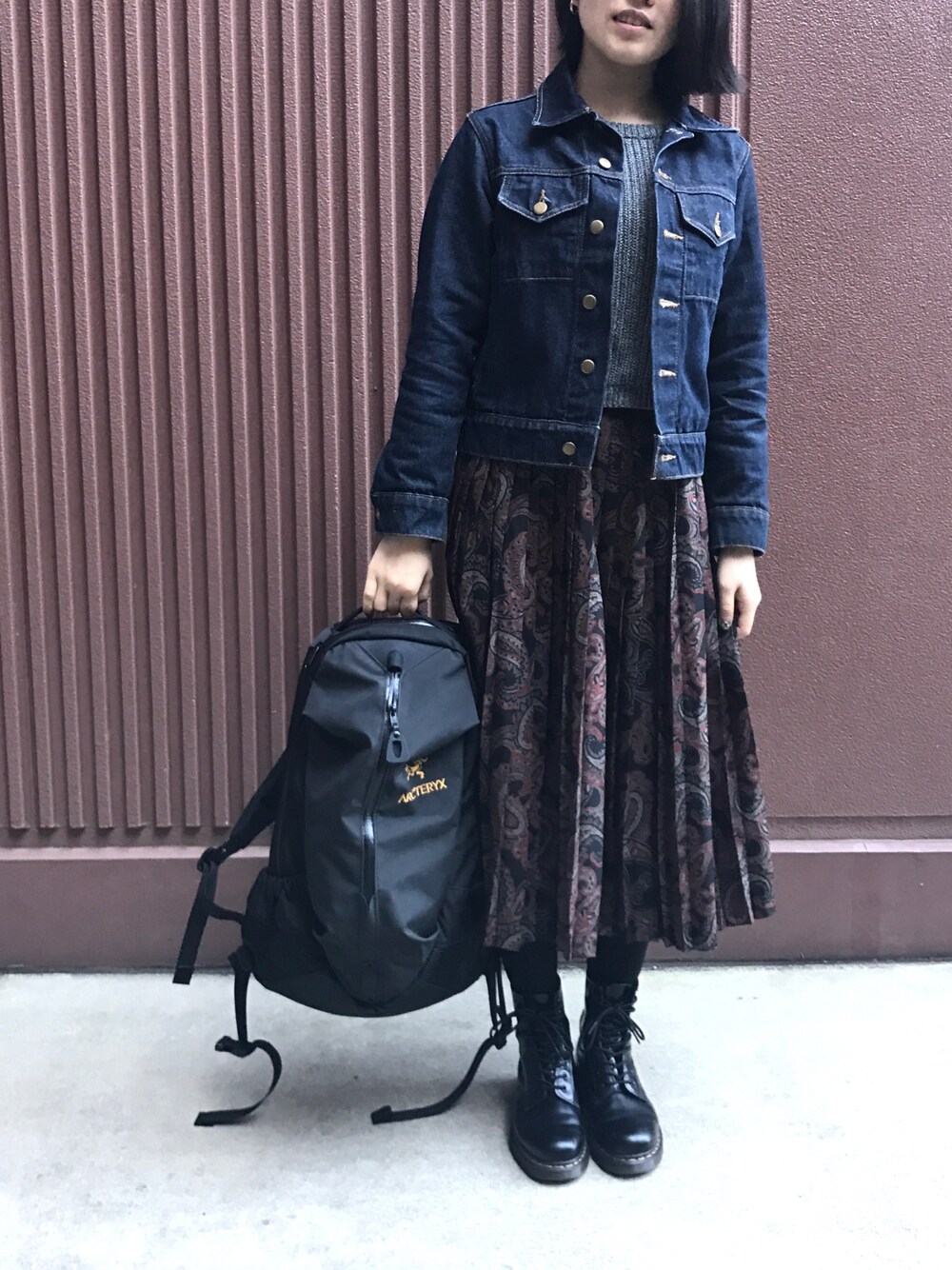 「Grimoireのアイテム（スカート、ブラック系）」を使った、kuniaさん（レディース・161cm）の秋コーディネートの1枚目の写真