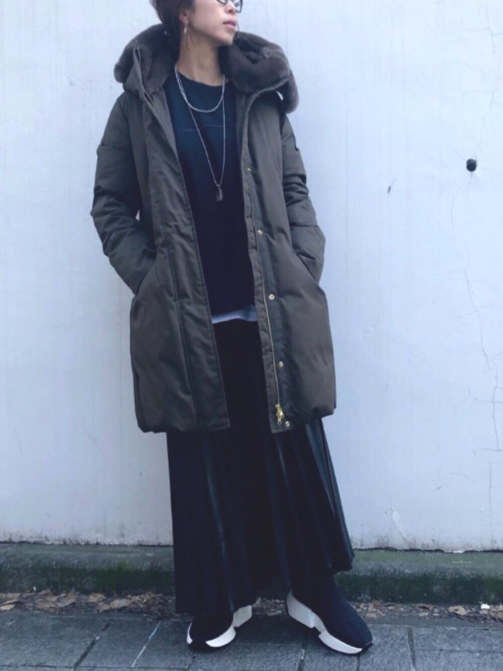「WOOLRICH、ダウンジャケット、MM6、MM6 Maison Martin Margiela、uncut bound、きれいめカジュアル、冬コーデ、オトナ女子」｜「WOOLRICHのWOOLRICH(ウールリッチ)  WOMEN'S COCOON PARKA / wwwcps2869（ダウンジャケット/コート、グリーン系）」を使った、Yuka Ozawaさん（レディース・155cm）の秋コーディネートの1枚目の写真
