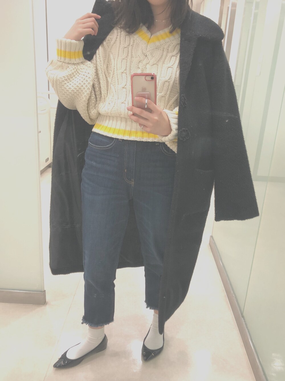 「大学生、ootd、春コーデ、ラインニット、デニム、白ソックス」｜「Kastaneのアイテム（ニット/セーター、ベージュ系）」を使った、カナピさん（レディース・160cm）の冬コーディネートの1枚目の写真