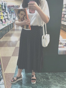 「UNIQLO（ユニクロ）のアイテム（Tシャツ/カットソー、ホワイト系）」を使った、カナピさん（レディース・160cm）の夏コーディネート