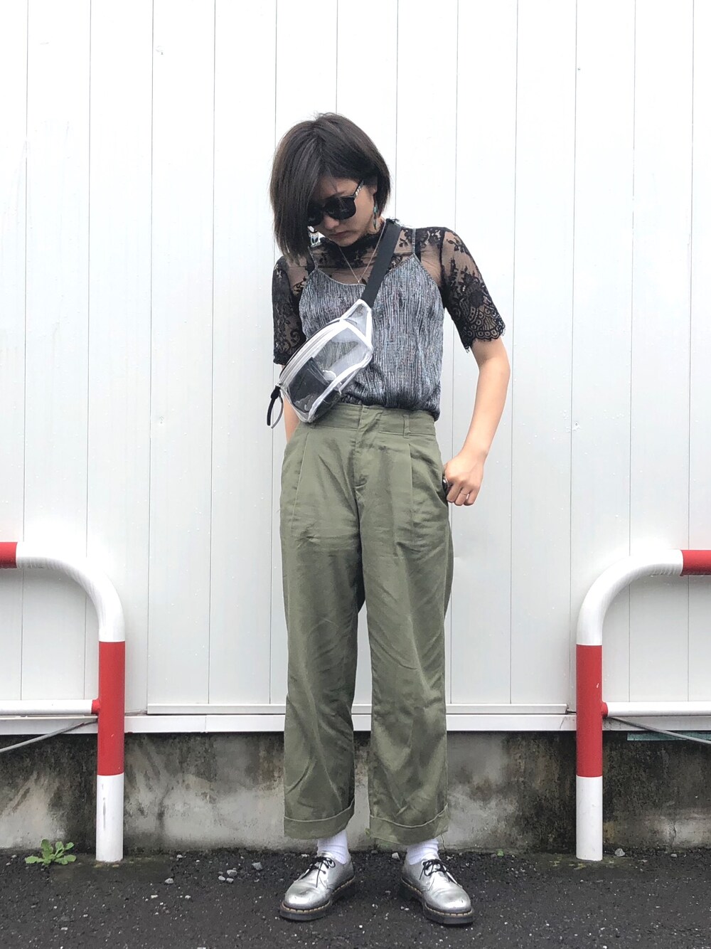 「summer、AMERICAN HOLIC、アメリカンホリック、アメホリ、レイヤードスタイル、カーキ、カーキパンツ、カジュアル、VINTAGE、休日スタイル」｜「AMERICAN HOLICのコットンツイルハイウエストチノパンツ（チノパンツ、グリーン系）」を使った、Yurinaさん（レディース・165cm）の夏コーディネートの1枚目の写真