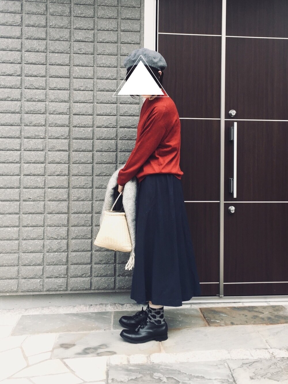 「wearhalloween2017、ベレー帽、赤、かごバッグ、ミナペルホネン、ラプアンカンクリ」｜「MHL.のFELT WOOL BERET（ハンチング/ベレー帽、グレー系）」を使った、na.さん（レディース・160cm）の秋コーディネートの1枚目の写真
