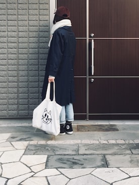 「うしろ姿」｜「アイテム（ステンカラーコート）」を使った、na.さん（レディース・160cm）の冬コーディネート