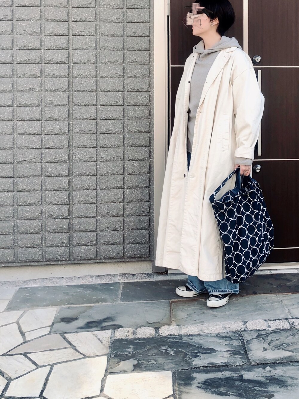 「春、カジュアルコーデ、パンツスタイル、オトナ女子、大人カジュアル」｜「evam eva vieのアイテム（ニット/セーター、グレー系）」を使った、na.さん（レディース・160cm）の冬コーディネートの1枚目の写真