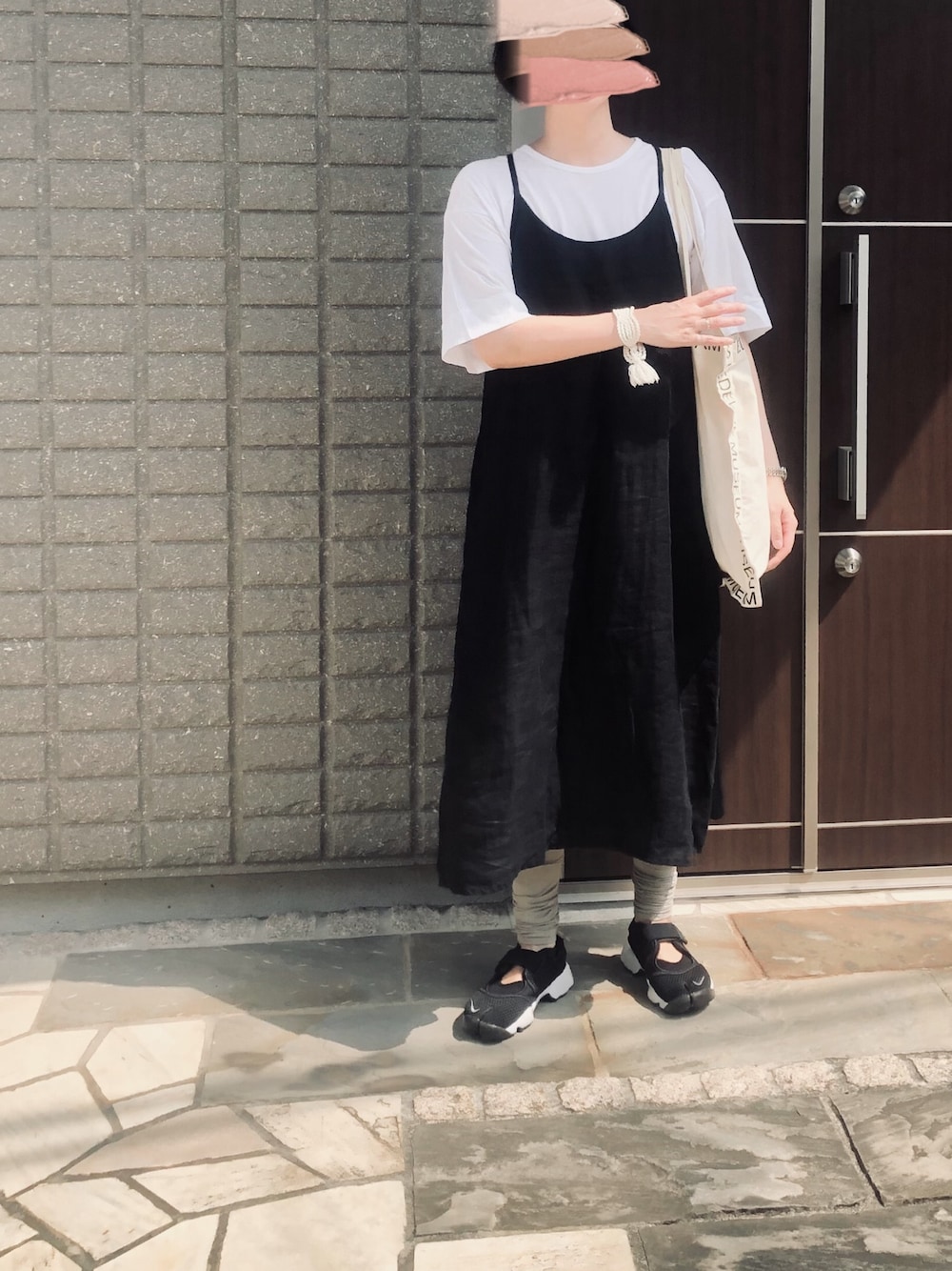 「シンプルコーデ、きれいめカジュアル、楽チンコーデ、モノトーン」｜「ゴーシュのアイテム（Tシャツ/カットソー、ホワイト系）」を使った、na.さん（レディース・160cm）の秋コーディネートの1枚目の写真