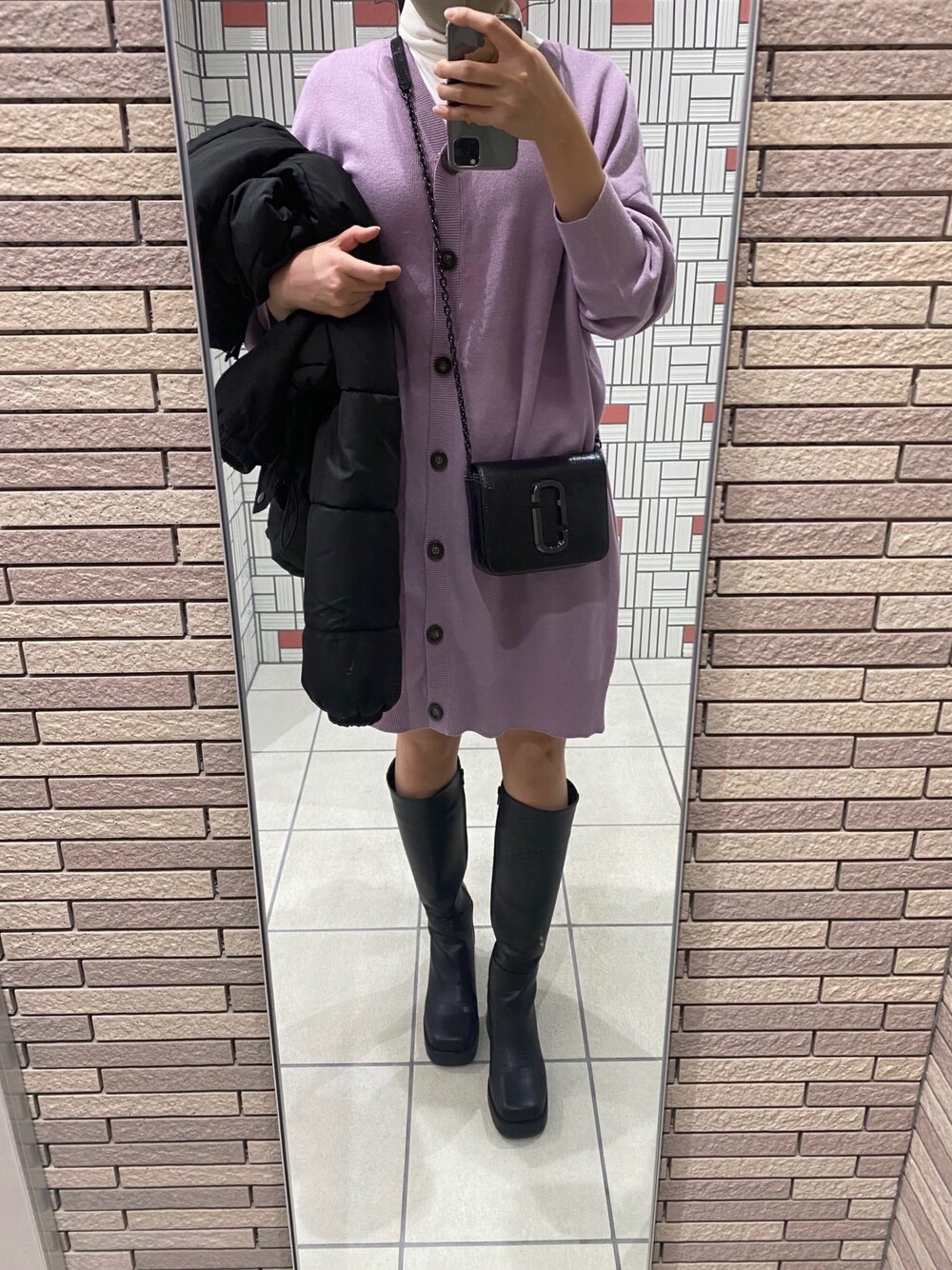 「春コーデ、春先取り、ロングブーツ、マークバイマークジェイコブス、ムルーア(MURUA)」｜「MURUAのアイテム（ワンピース、ピンク系）」を使った、misaさん（レディース・160cm）の冬コーディネートの1枚目の写真