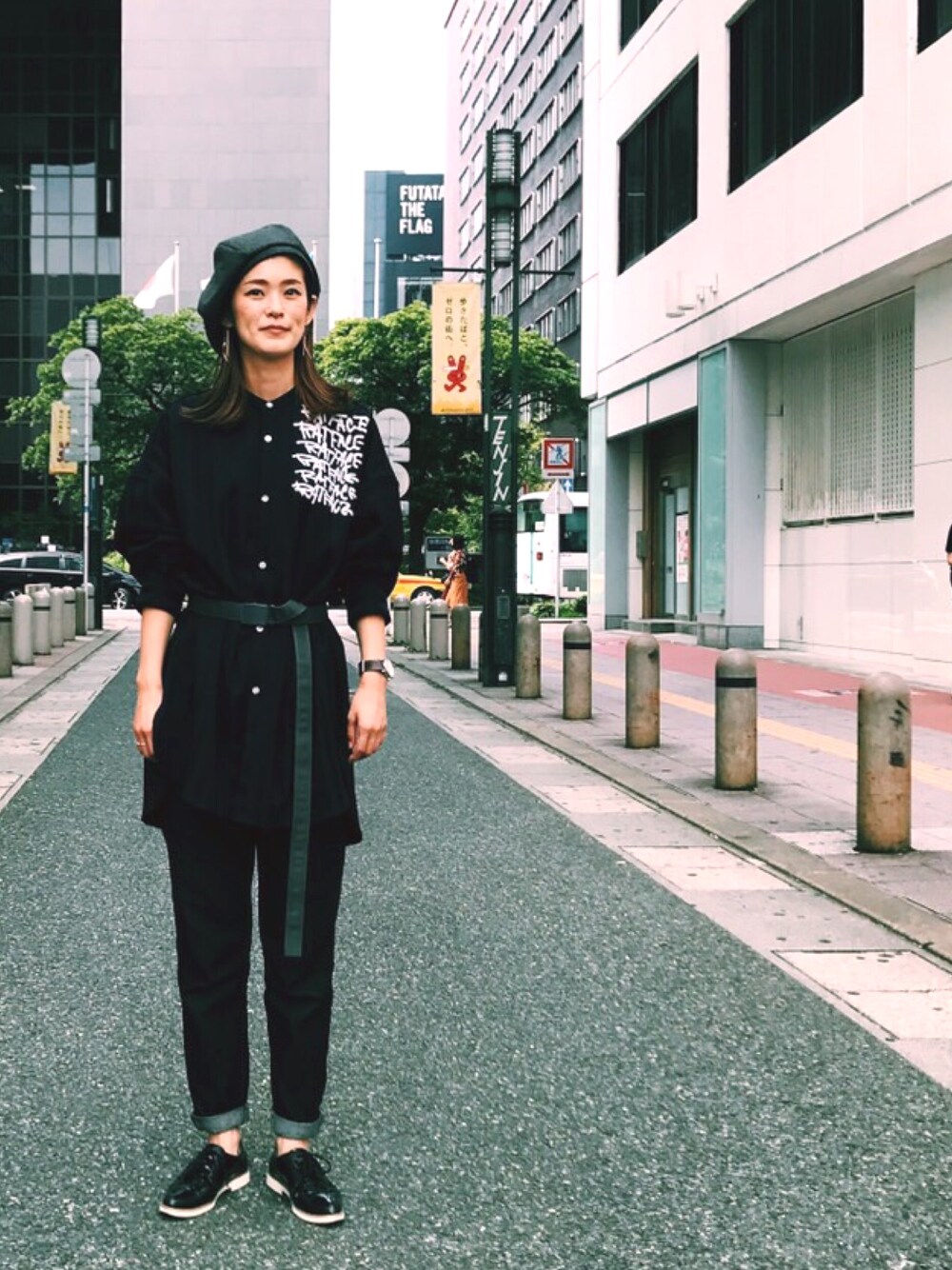 「ジュンレッド(JUNRed)、コラボTシャツ」｜「JUNREDのアイテム（シャツ/ブラウス、その他）」を使った、MOTOCHIKAさん（レディース・167cm）の秋コーディネートの1枚目の写真