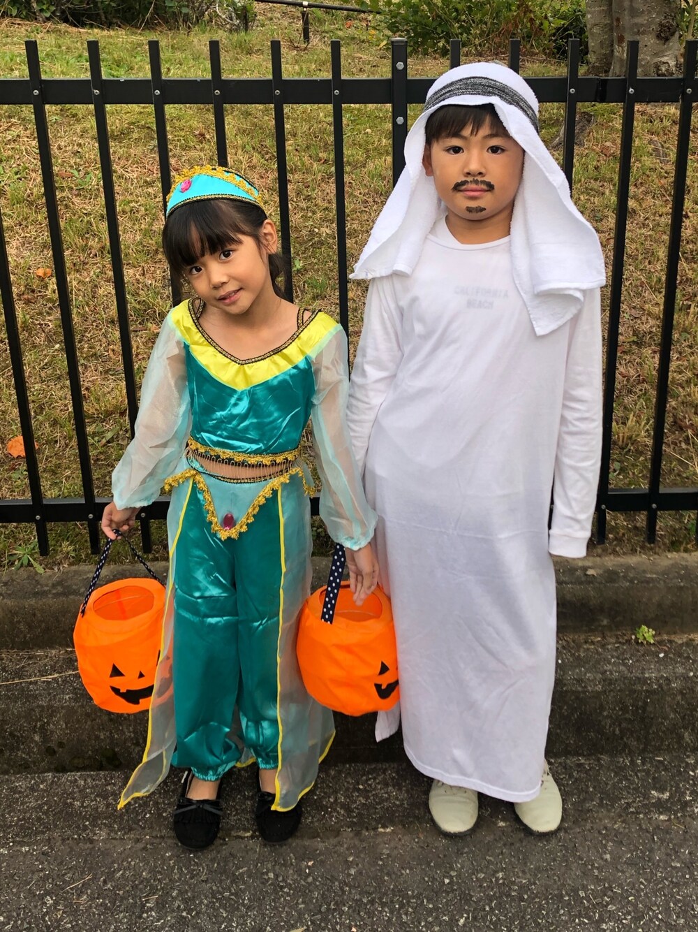 「ハロウィンコーデ」｜「AZUL by moussyのT/C天竺スリットロングタンク（タンクトップ、ホワイト系）」を使った、may.さん（キッズ・120cm）の秋コーディネートの1枚目の写真