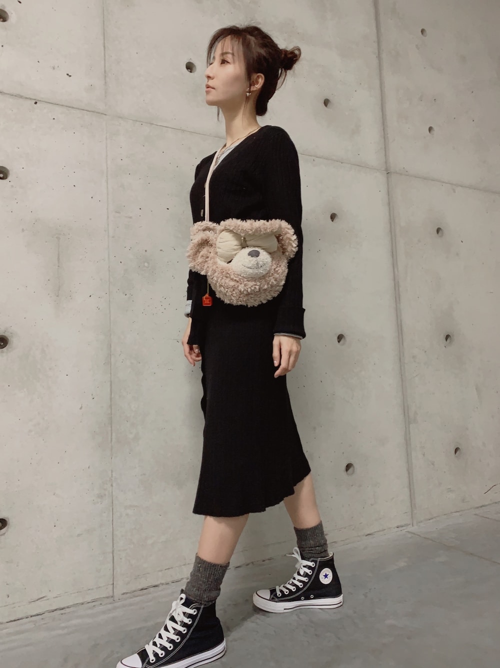 「LOVFEEのアイテム（ワンピース、ブラック系）」を使った、liting1111hさん（レディース・158cm）の冬コーディネートの1枚目の写真