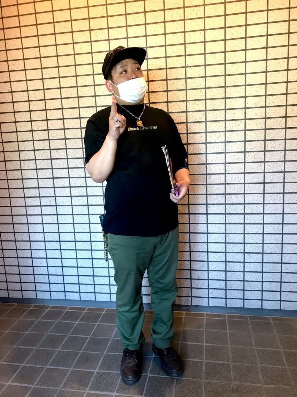 「シンプル、ODF(おデブファッション)、バックチャンネル、ディッキーズ(Dickies)」｜「Back Channelのアイテム（Tシャツ/カットソー、ブラック系）」を使った、ニャハハぶーちゃんさん（メンズ・165cm）の秋コーディネートの1枚目の写真