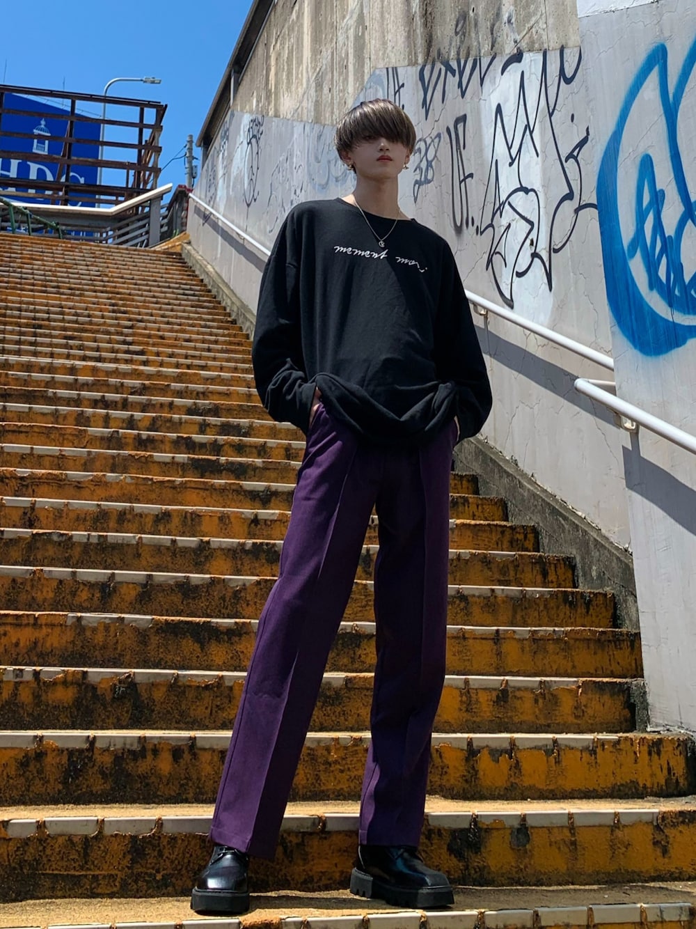 「紫パンツ、パープル、紫セットアップ、セットアップ、スラックス、フレアパンツ、夏コーデ、お洒落さんとつながりたい、おしゃれさんと繋がりたい、韓国ファッション」｜「G.O.Cのアイテム（スラックス、パープル系）」を使った、たくまさん（メンズ・174cm）の夏コーディネートの1枚目の写真