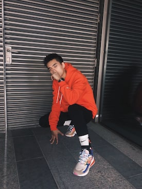 「NIKE SPORTSWEAR（ナイキスポーツウェアー）のアイテム（ブラック系）」を使った、i梁痛言-さん（メンズ・173cm）の冬コーディネート