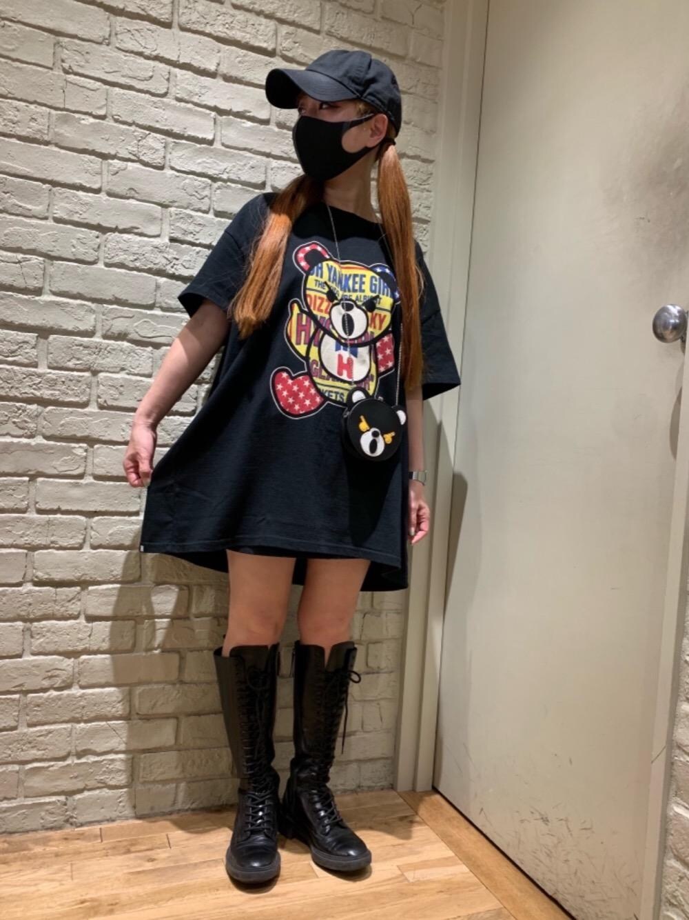 「Hysteric Glamour、春コーデ、ベアー、ヒステリックグラマー」｜「HYSTERIC GLAMOURのBEAR METAL CLASP ポーチ（ポーチ、ブラック系）」を使った、45さん（レディース・148cm）の春コーディネートの1枚目の写真