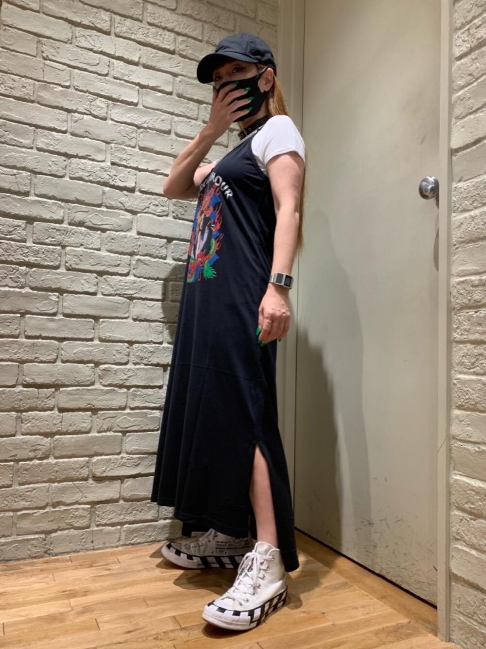 「夏コーデ、ラフコーデ、カジュアルコーデ、ヒステリックグラマー、thee hysteric xxx」｜「HYSTERIC GLAMOURのDRAGON LADY キャミソールワンピース（ワンピース、ブラック系）」を使った、45さん（レディース・148cm）の夏コーディネートの1枚目の写真