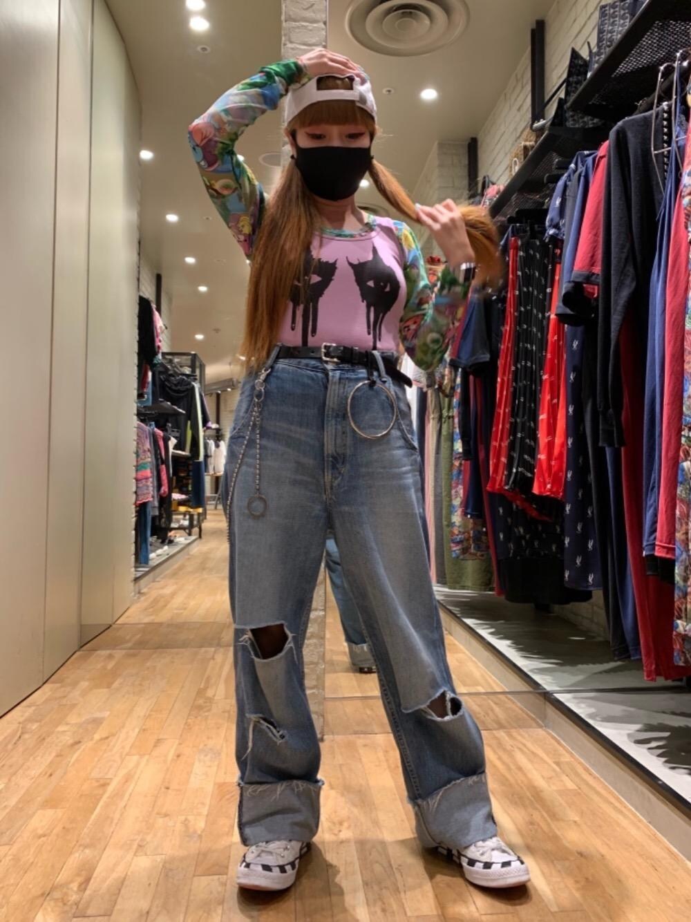 「Hysteric Glamour、ベアー、ヒステリックグラマー」｜「HYSTERIC GLAMOURのRESIZE加工 デニムストレートパンツ（デニムパンツ、ブルー系）」を使った、45さん（レディース・148cm）の夏コーディネートの1枚目の写真