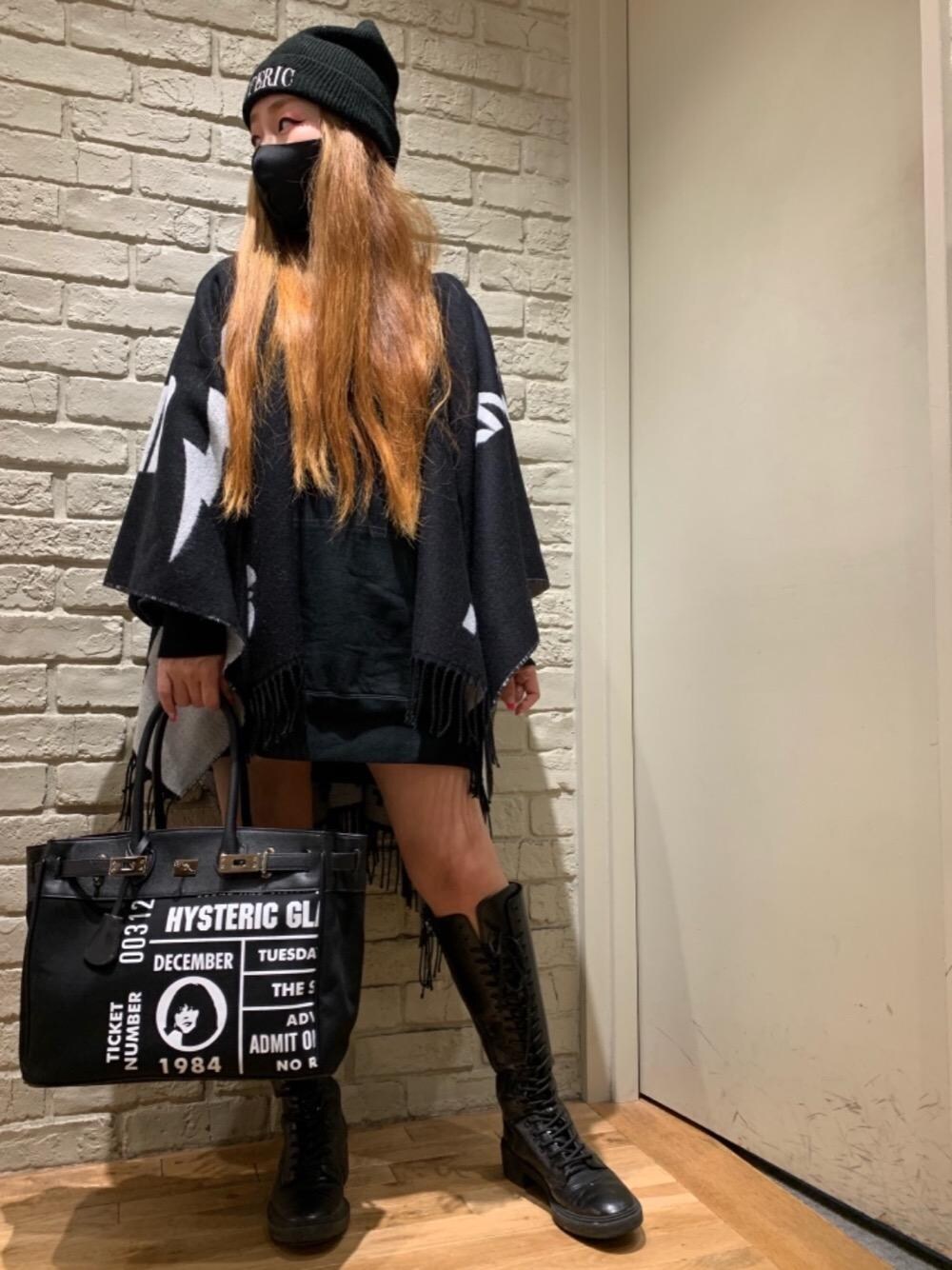 「Hysteric Glamour、ヒステリックグラマー」｜「HYSTERIC GLAMOURのCIRCLE GIRL オーバーサイズパーカー（パーカー、ブラック系）」を使った、45さん（レディース・148cm）の秋コーディネートの1枚目の写真
