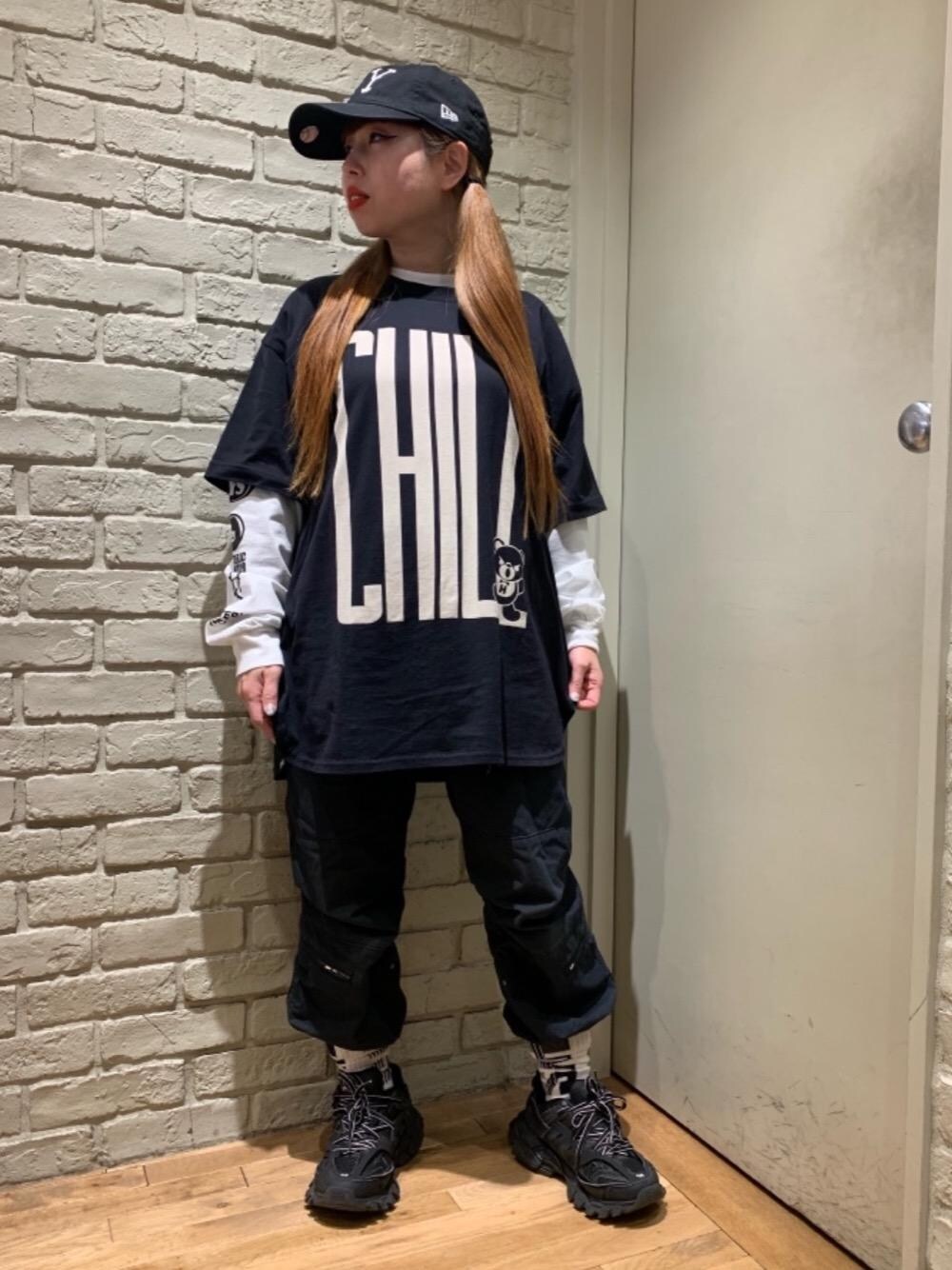 「Hysteric Glamour、ヒステリックグラマー、ストリートコーデ」｜「HYSTERIC GLAMOURのHYS ROCK Tシャツ（Tシャツ/カットソー、ホワイト系）」を使った、45さん（レディース・148cm）の冬コーディネートの1枚目の写真
