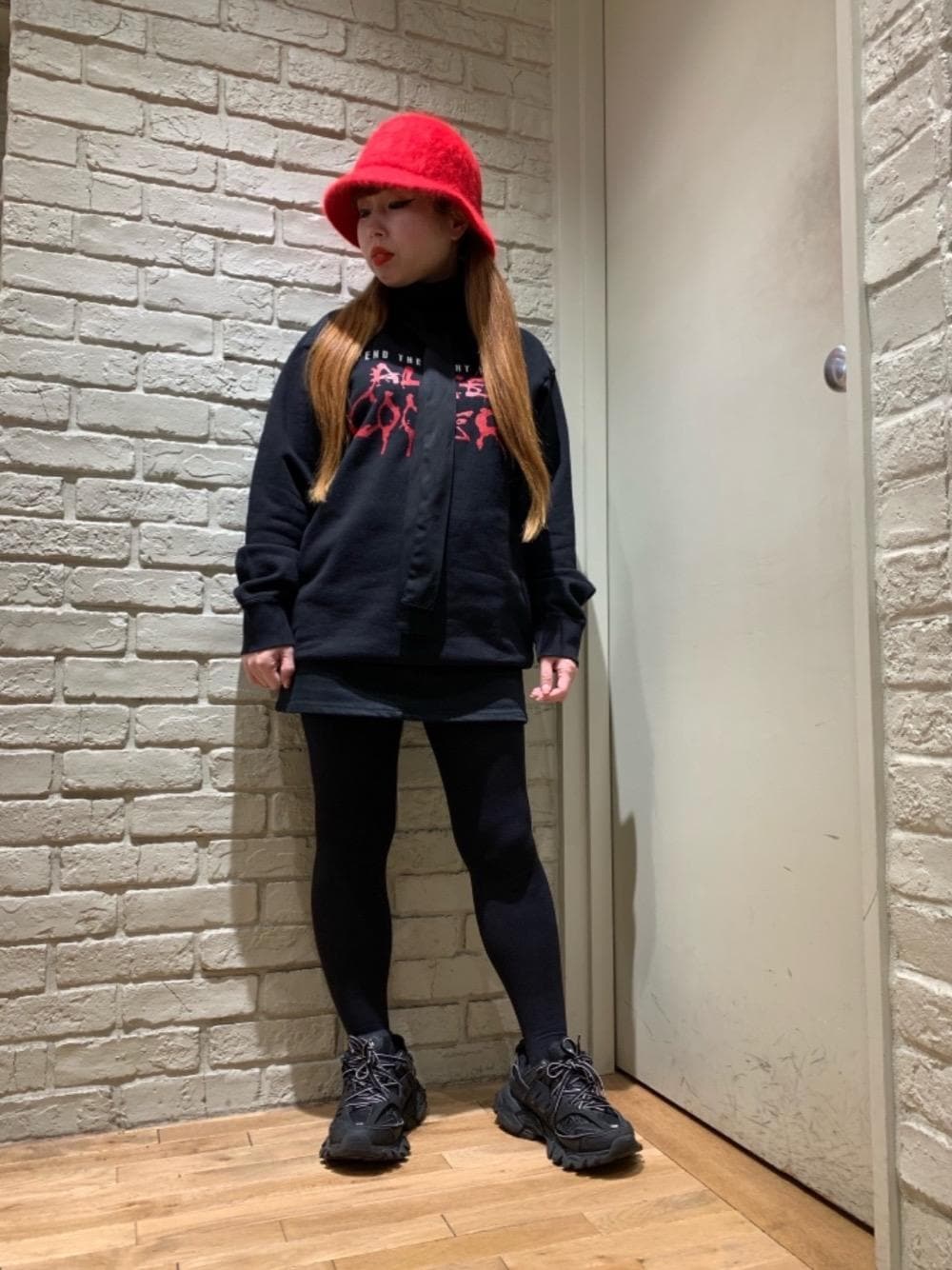 「Hysteric Glamour、ヒステリックグラマー」｜「HYSTERIC GLAMOURのアンゴラファーハット（ハット、レッド系）」を使った、45さん（レディース・148cm）の冬コーディネートの1枚目の写真