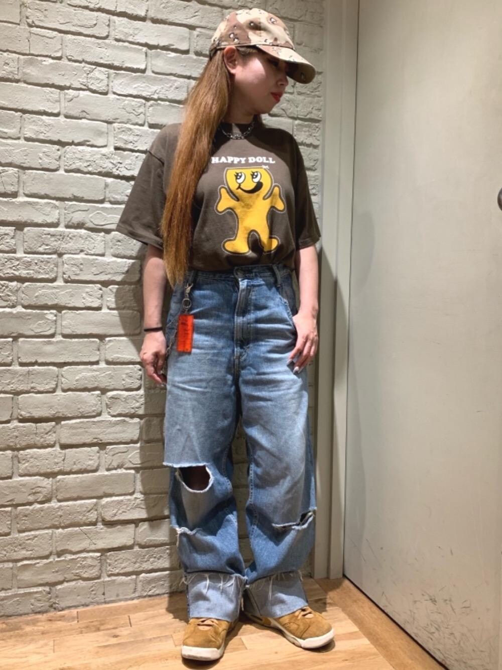「ヒステリックグラマー、ストリートコーデ、hysteric glamour」｜「HYSTERIC GLAMOURのRESIZE加工 デニムストレートパンツ（デニムパンツ、ブルー系）」を使った、45さん（レディース・148cm）の夏コーディネートの1枚目の写真