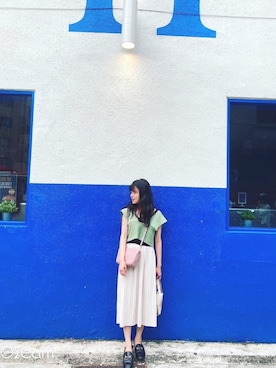 「ladyworeのアイテム（スカート、ベージュ系）」を使った、妤さん（レディース・156cm）の夏コーディネート