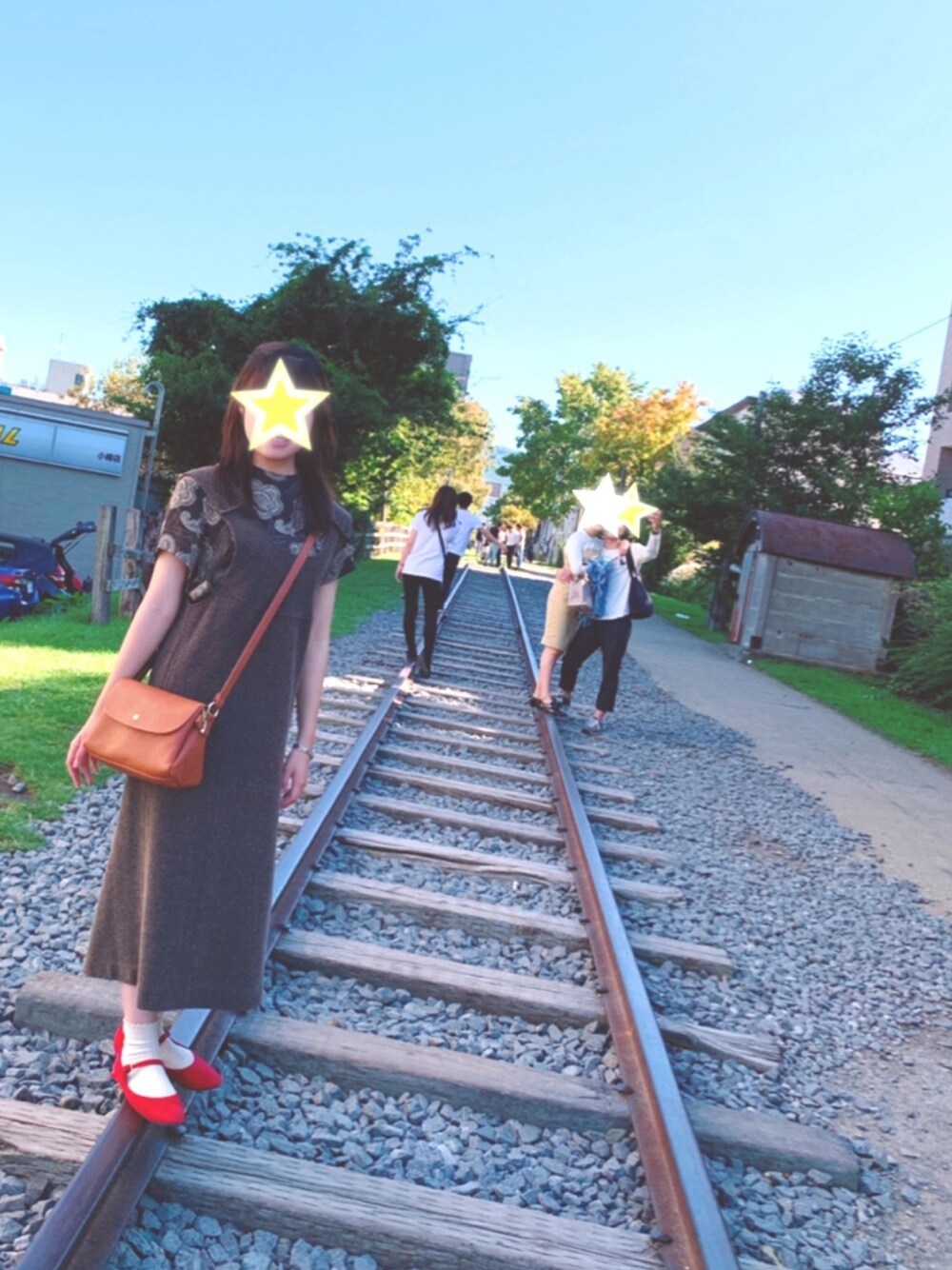 「函館、秋、北海道」｜「古着のアイテム（ジャンパースカート、ブラウン系）」を使った、すみれさん（レディース・158cm）の秋コーディネートの1枚目の写真