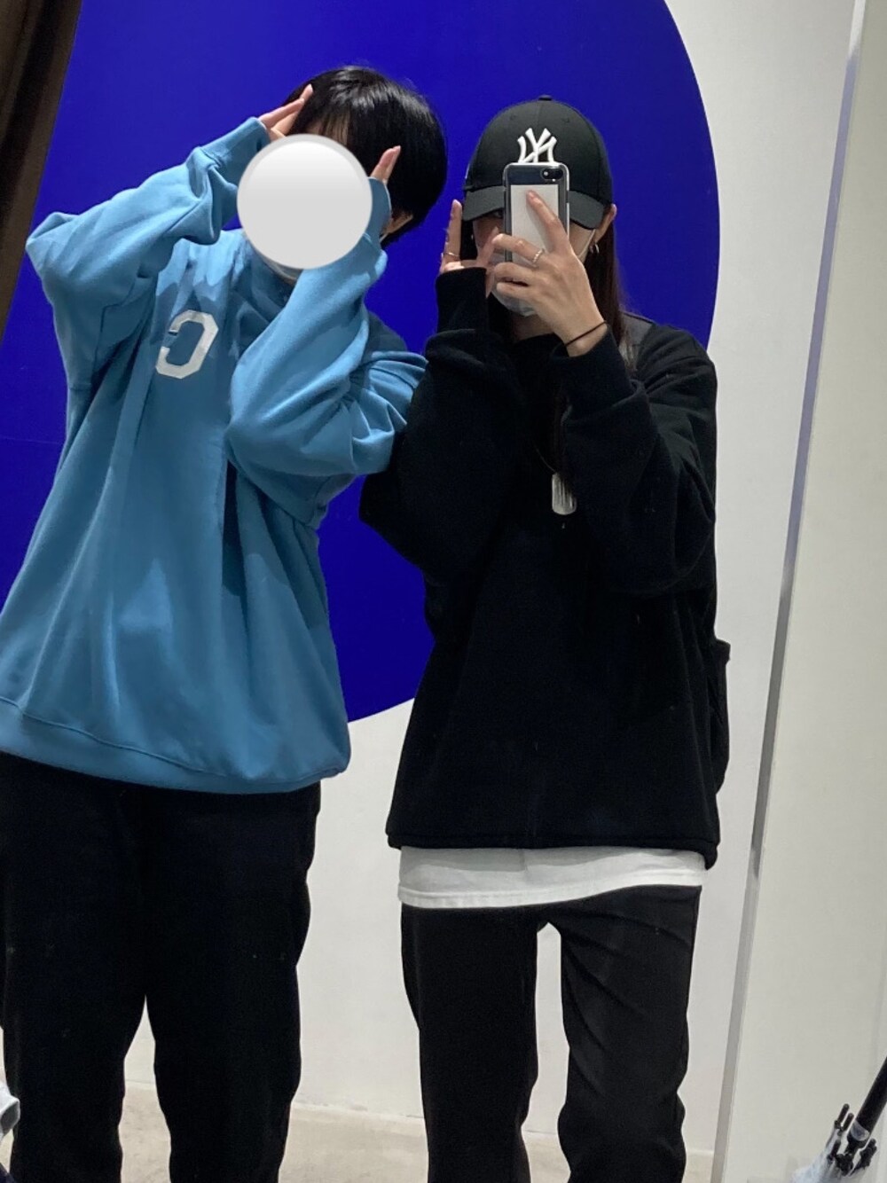 「韓国ブランド、韓国ストリート、韓国ファッション、VIVASTUDIO、COVERNAT、NEW ERA、ストリート、ラクチンコーデ、スウエット、ALAND」｜「NEW ERAのニューエラ キャップ サイズ調整 9FORTY NEW ERA（キャップ、ブラック系）」を使った、Lunaさん（レディース・163cm）の秋コーディネートの1枚目の写真