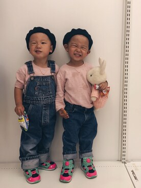「Levi's（リーバイス）のアイテム（サロペット/オーバーオール）」を使った、___zrさん（キッズ・90cm）の秋コーディネート