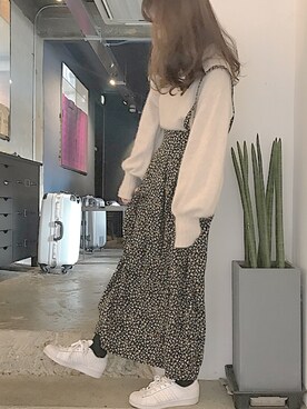 スニーカーを使った 韓国旅行 の人気ファッションコーディネート Wear