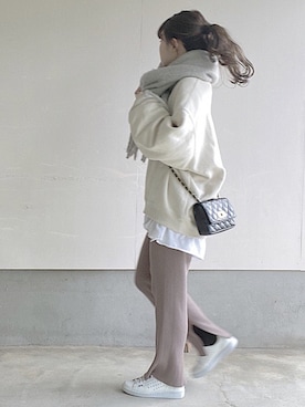 「消えそうな色コーデ」｜「アイテム（スウェット）」を使った、えだ( ¨̮ )さん（レディース・156cm）の冬コーディネート