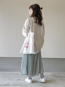 「消えそうな色コーデ」｜「アイテム（スウェット）」を使った、えだ( ¨̮ )さん（レディース・156cm）の春コーディネート