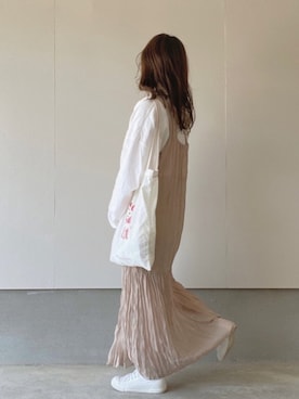 「白スニーカー」｜「アイテム（ワンピース/ドレス、ピンク系）」を使った、えだ( ¨̮ )さん（レディース・155cm）の春コーディネート