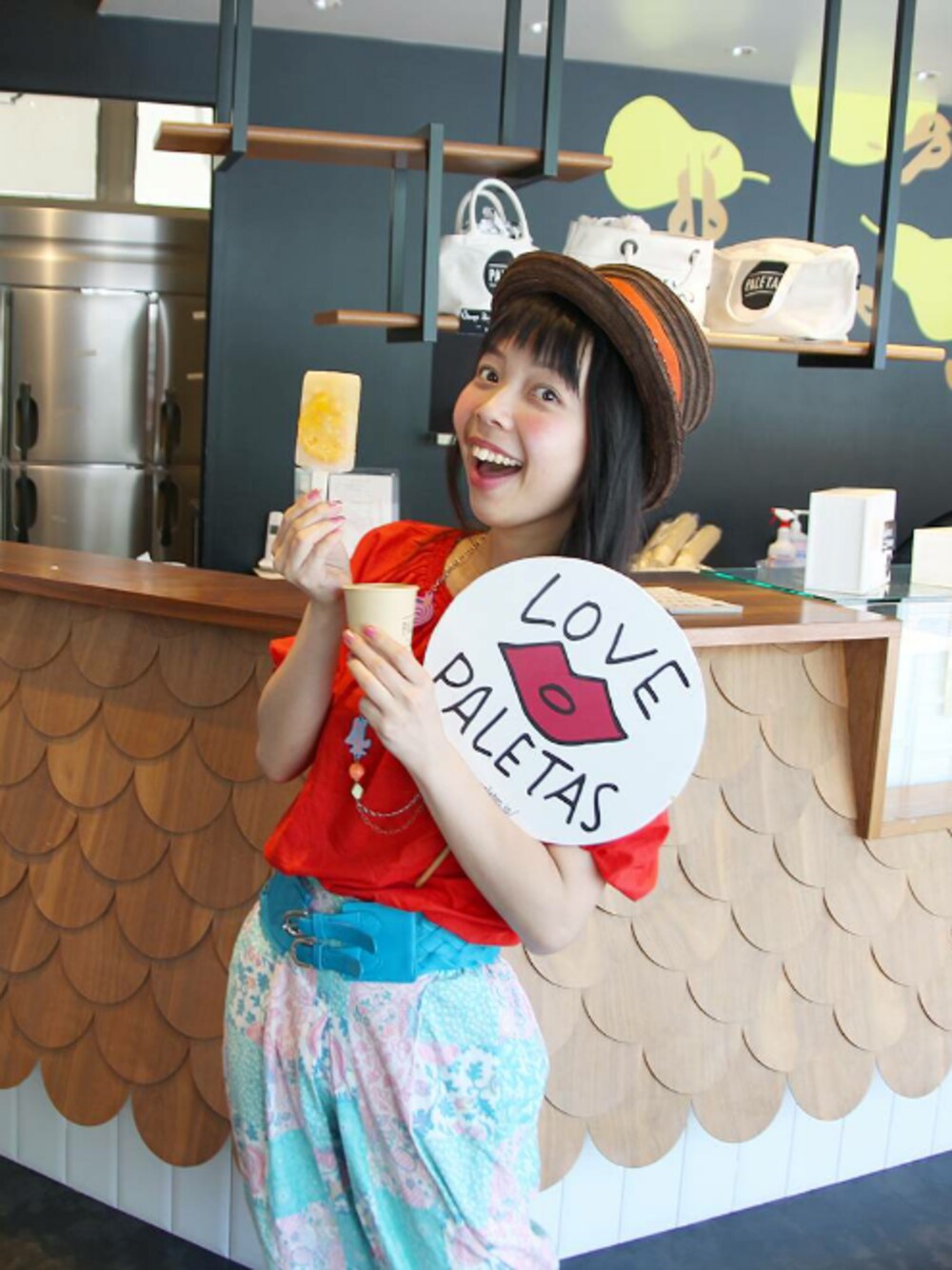 「夏コーデ、帽子好き！、帽子、ストローハット、パフスリーブ、イージーパンツ、古着、古着コーデ、太ベルト、アイスクリーム」｜「Instagram @wildlilychieのアイテム（雑貨/ホビー、その他）」を使った、Chie＊さん（レディース・159cm）の夏コーディネートの1枚目の写真