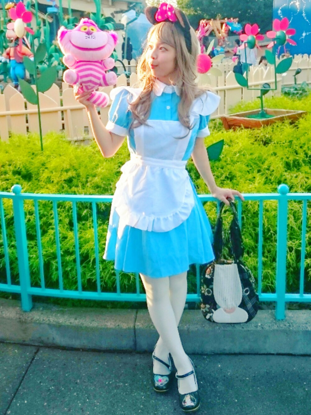 「秋のコーデ、ハロウィン、halloween、ハロウィンコーデ、ディズニーコーデ、ディズニーハロウィン、アリス、コスプレ、うさぎバッグ、Irregular Choice」｜「Irregular Choiceのアイテム（パンプス、ブラック系）」を使った、Chie＊さん（レディース・159cm）の秋コーディネートの1枚目の写真