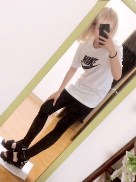 「OFF-WHITE」｜「アイテム（サンダル）」を使った、ゆにょさん（レディース・157cm）の冬コーディネート