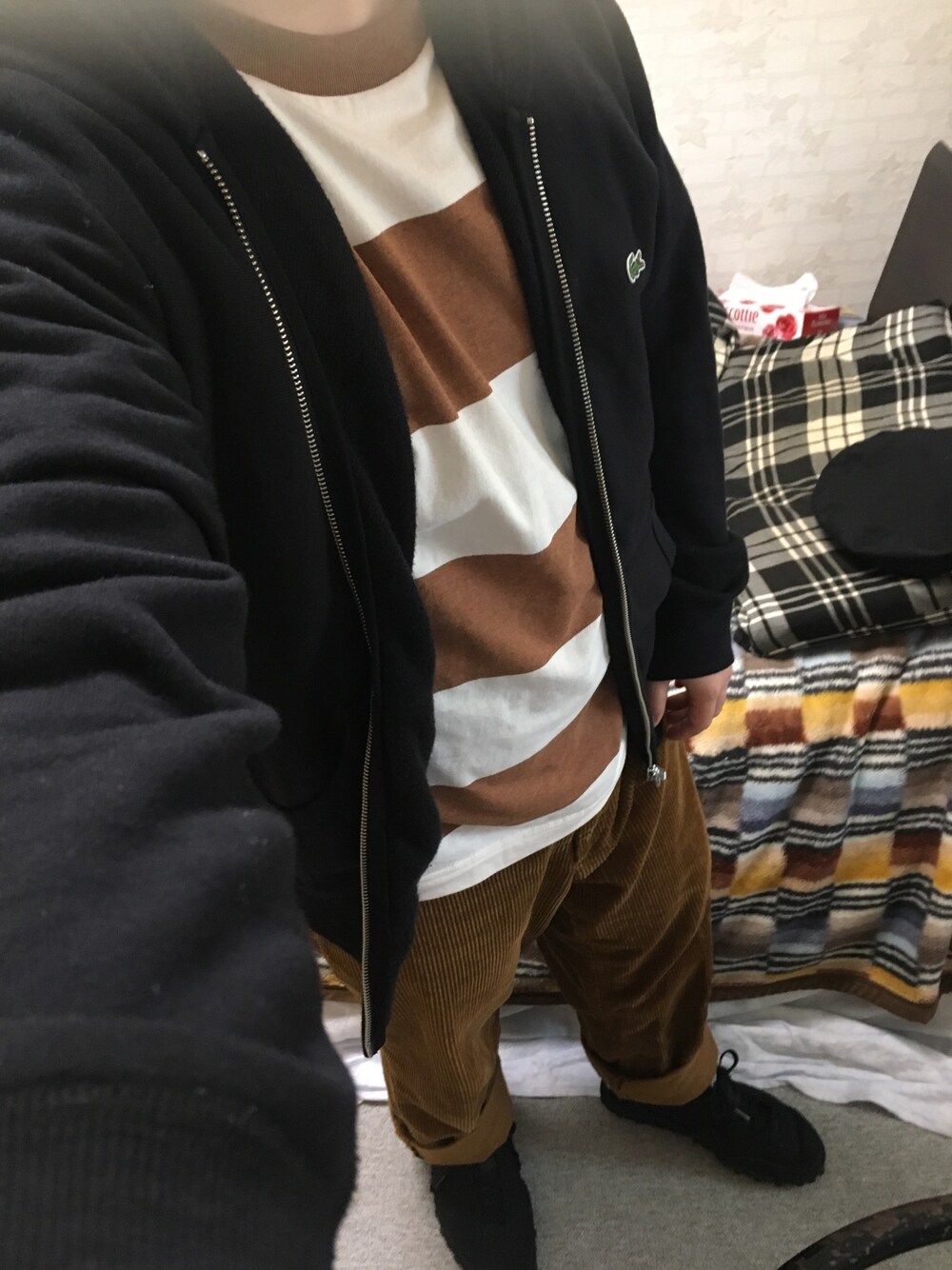 「お散歩コーデ、LACOSTE、UNIQLO U、ボーダートップス、JW Anderson x UNIQLO、コーデュロイパンツ、BLACK COMME des GARÇONS、NIKE、waffle racer、ハンチング」｜「UNIQLOのアイテム（Tシャツ/カットソー、ブラウン系）」を使った、りゅうたさん（メンズ・160cm）の春コーディネートの1枚目の写真