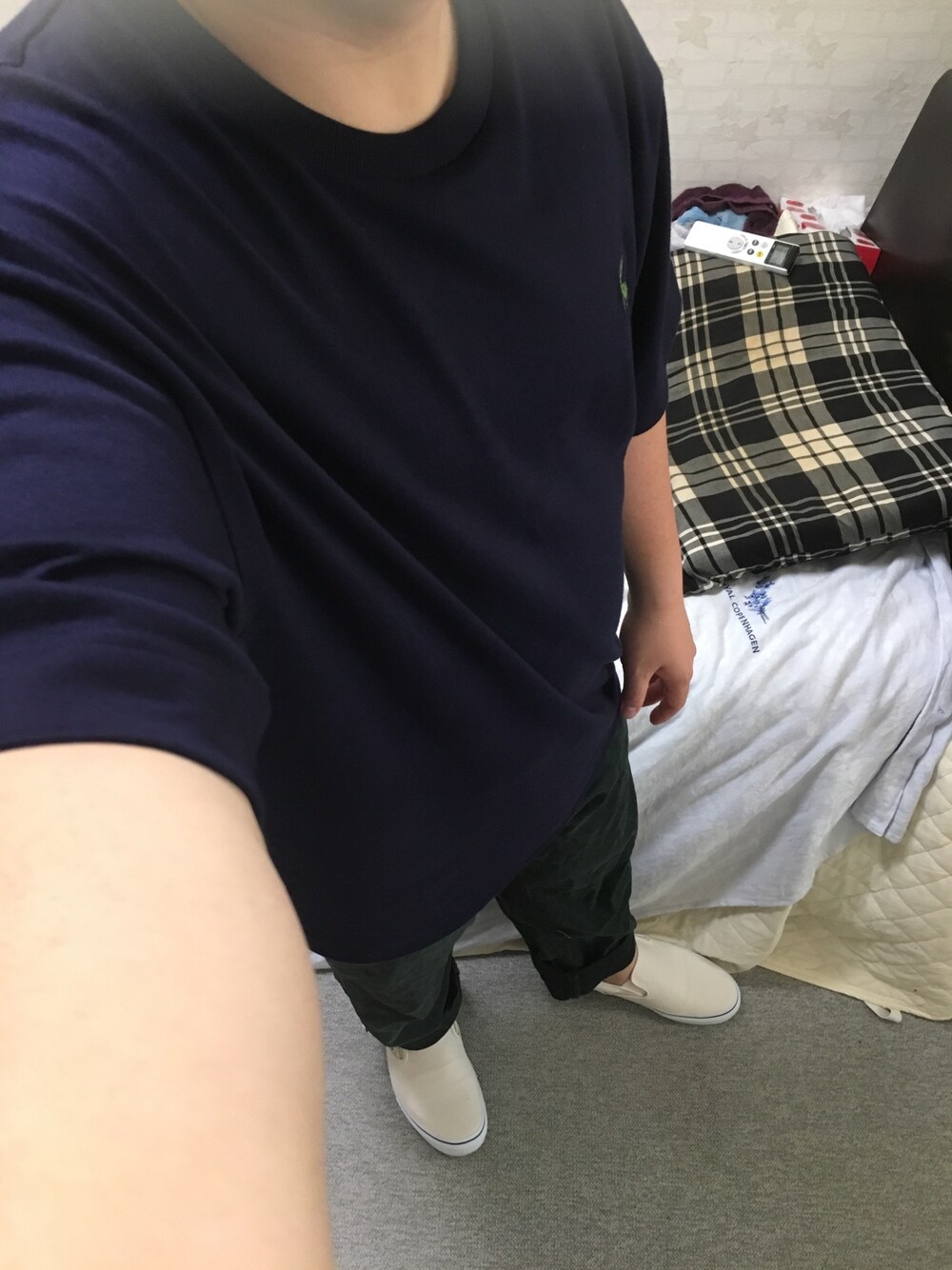 「LACOSTE、パリコレ、オーバーサイズ、Tシャツ、リアルワニ、コーデュロイパンツ、VANS、スリッポン、シンプルコーデ」｜「LACOSTEのアイテム（Tシャツ/カットソー、ブルー系）」を使った、りゅうたさん（メンズ・160cm）の夏コーディネートの1枚目の写真