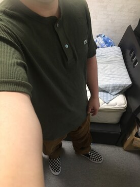 「アイテム（スリッポン）」を使った、りゅうたさん（メンズ・160cm・20代）の秋コーディネート